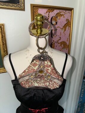 Vintage-Inspired Pink Floral Wristlet Bag with Decorative Stones